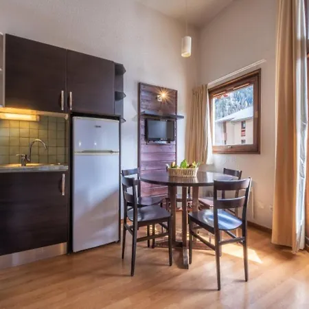 2 For 5 People Balcony * Lanslevillard